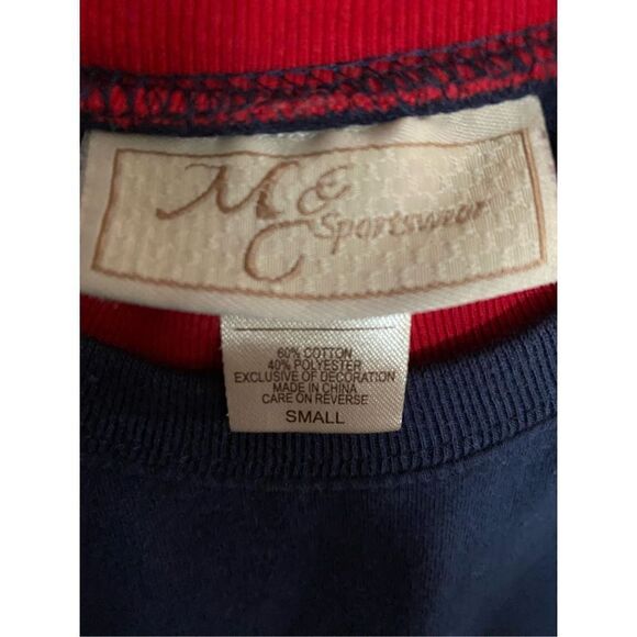 M&C vintage sportswear women’s Christmas/holiday embroidered sweatshirt, size sm - Picture 4 of 4